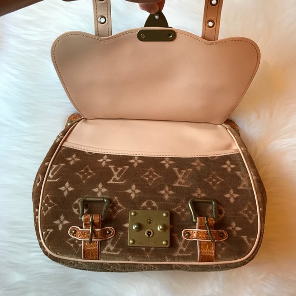 🔴SOLD🔴Authentic Louis Vuitton Gracie MM Bag - Picture 3 of 8